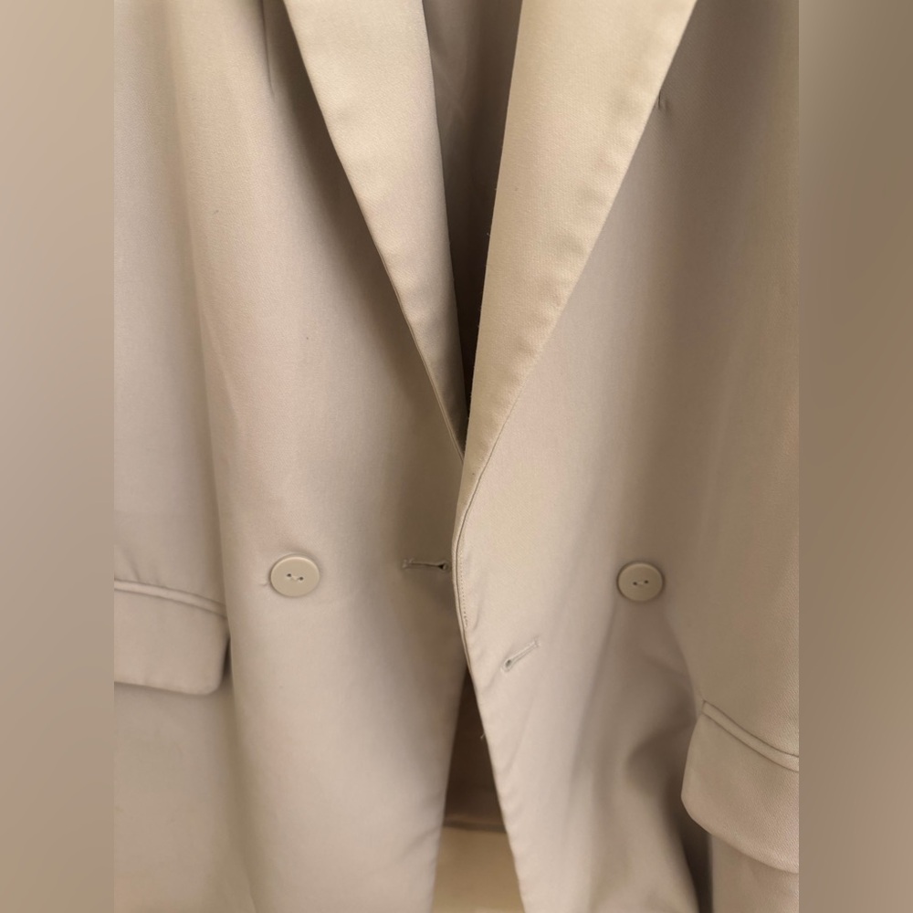 Light Gray Double-Breasted Blazer - image 2